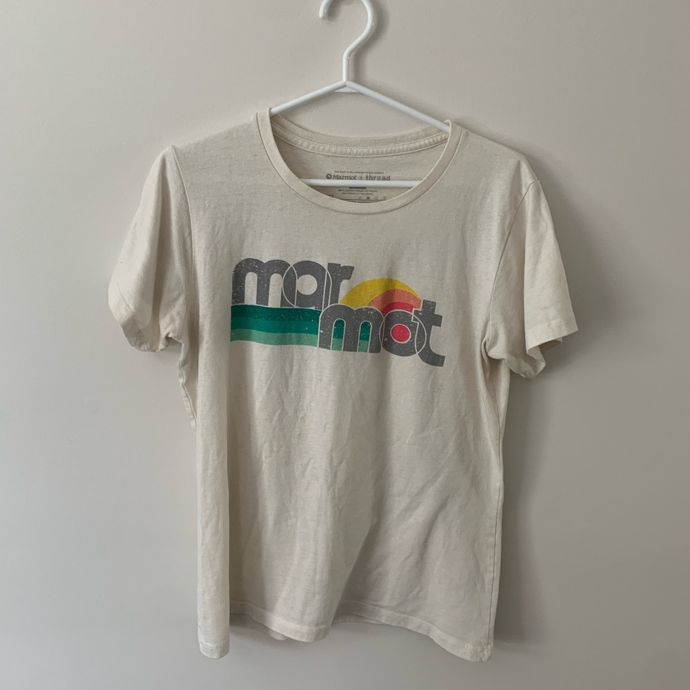 🤩 3 for $20 / Marmot ski resort retro graphic tee